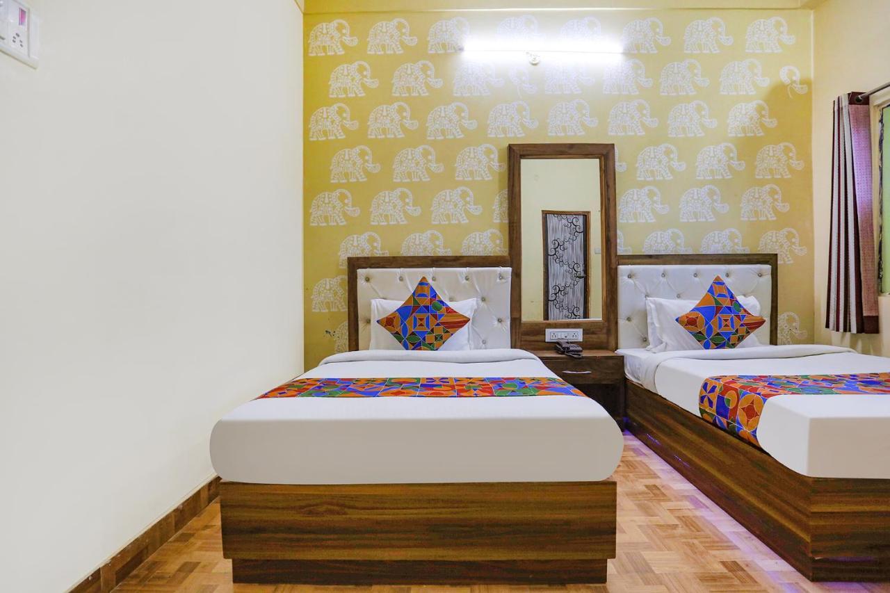 Fabhotel Shivam Palace Варанаси Экстерьер фото