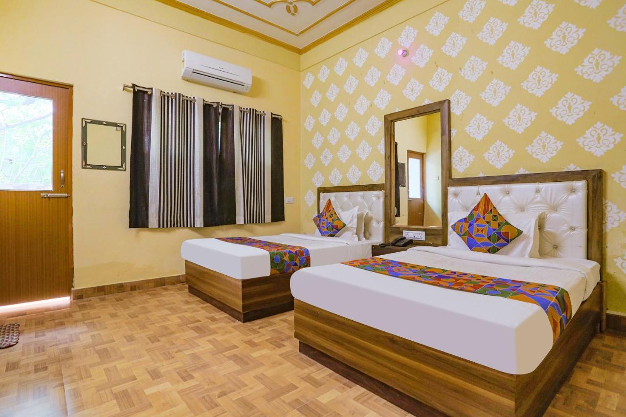 Fabhotel Shivam Palace Варанаси Экстерьер фото